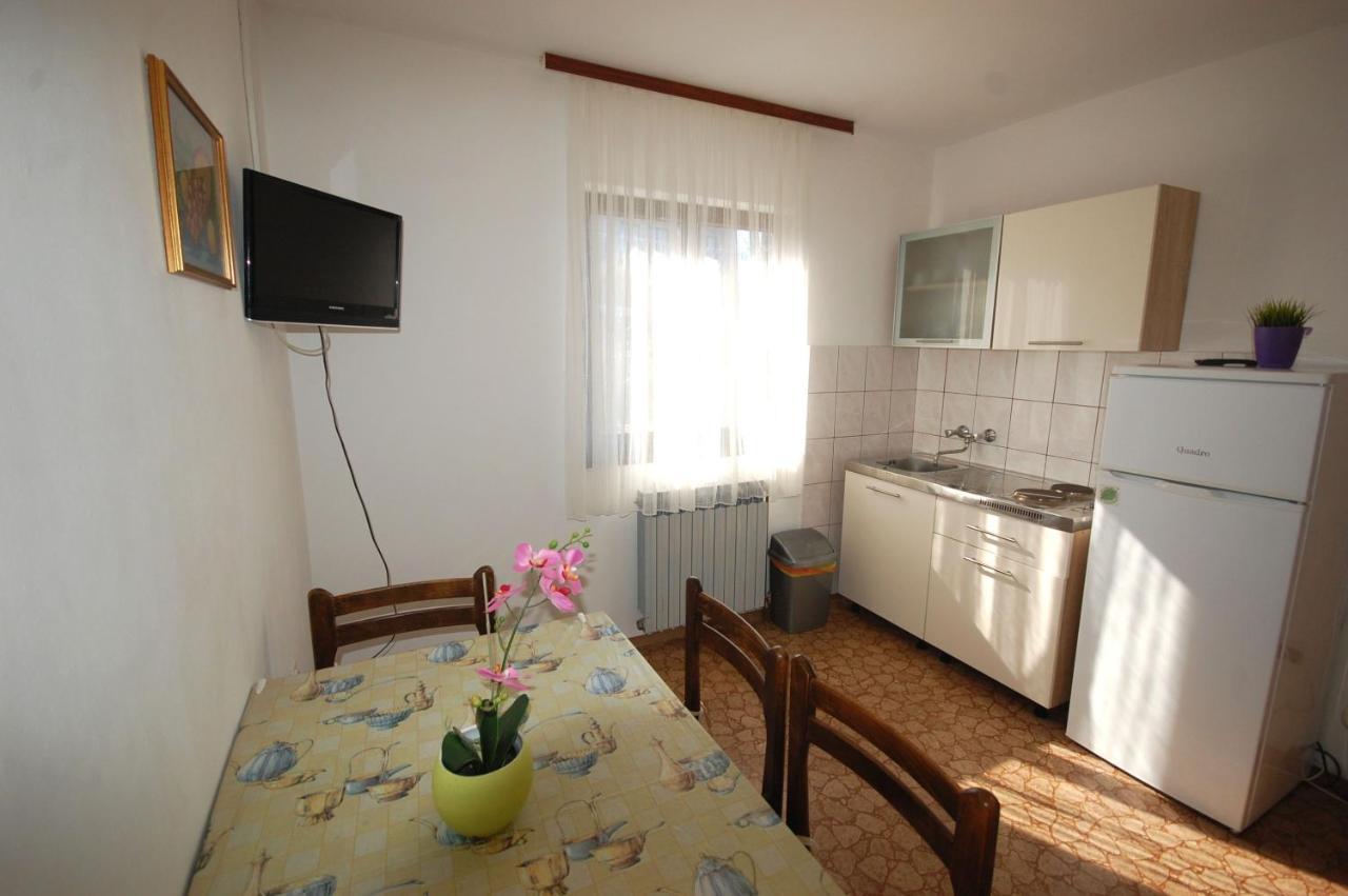 Apartments Dida By El-Pi Tours Njivice Esterno foto