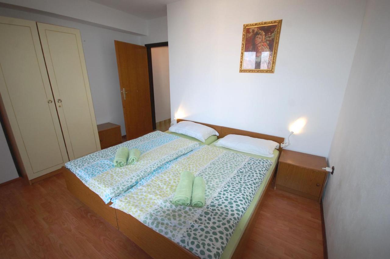 Apartments Dida By El-Pi Tours Njivice Esterno foto